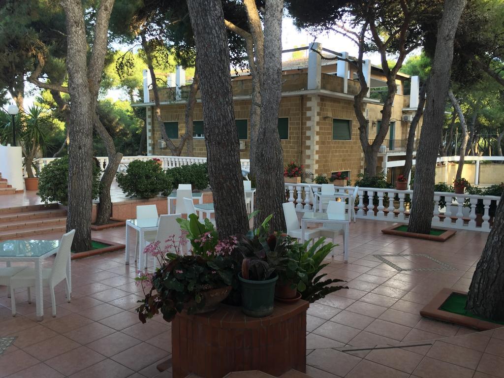 Eden Park Hotel Marina Di Pulsano Екстериор снимка